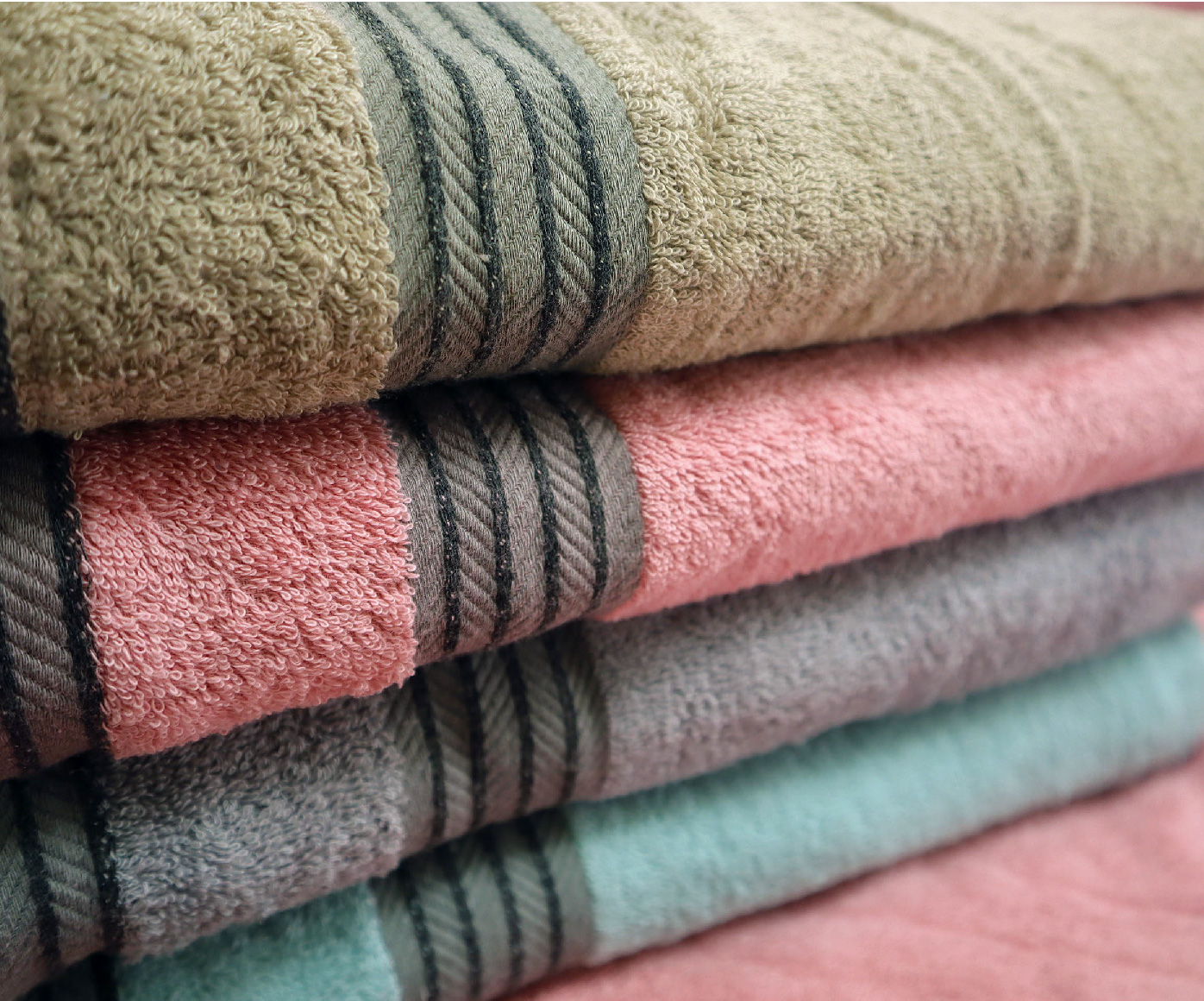 石墨烯黑色緞條加大浴巾